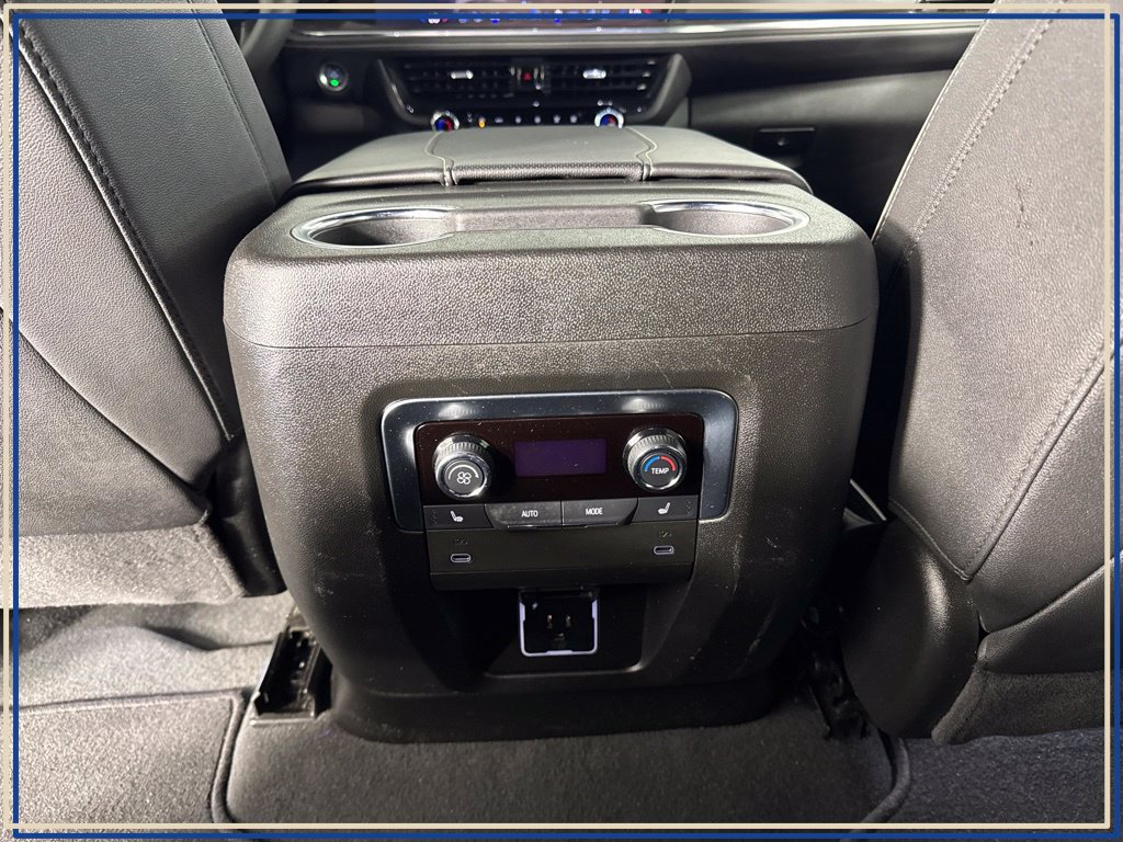 Certified 2025 Chevrolet Suburban Premier AWD/4WD image 30