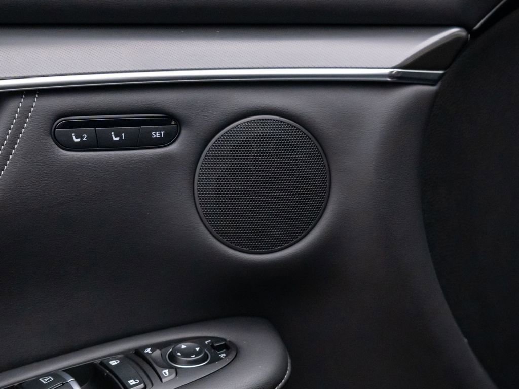 Used 2025 INFINITI QX55 Luxe w/ Cargo Package image 14