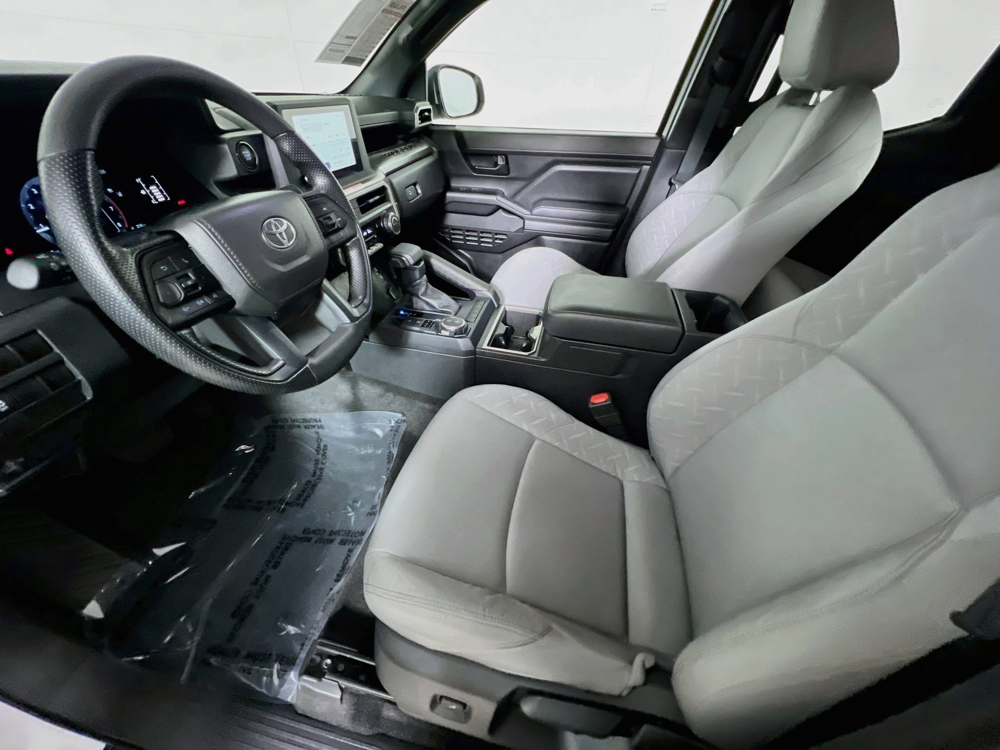 Used 2025 Toyota Tacoma SR5 AWD/4WD image 14