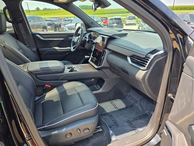 Used 2024 GMC Acadia Denali AWD/4WD image 21