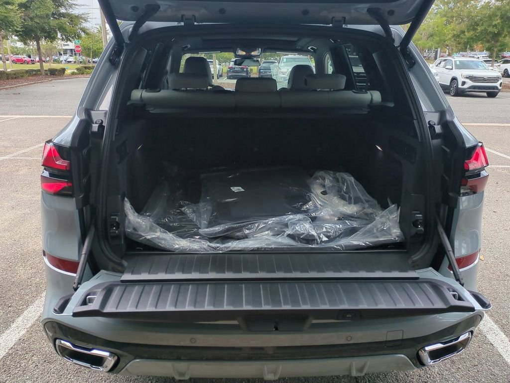 New 2026 BMW X5 xDrive40i w/ Executive Package image 12