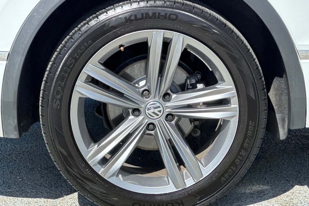 Used 2019 Volkswagen Tiguan SEL R-Line image 25