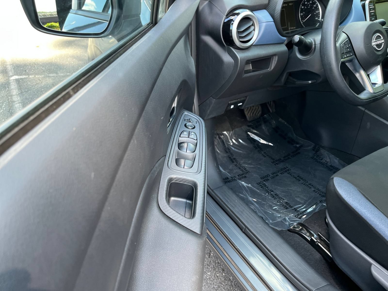 Used 2025 Nissan Versa SV FWD image 18