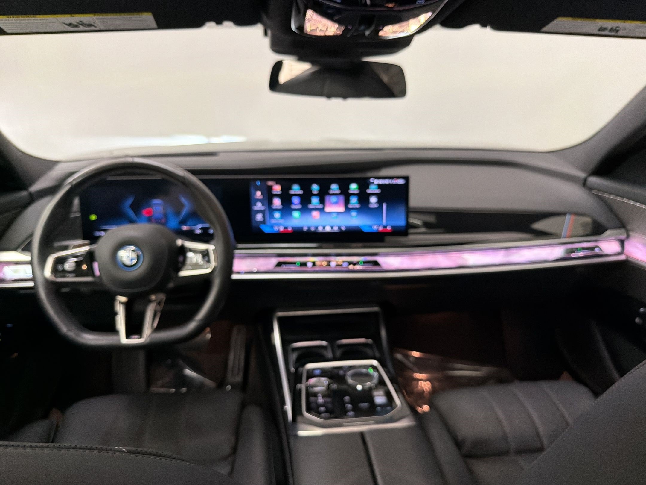 Used 2025 BMW i7 xDrive60 w/ Executive Package AWD/4WD image 16