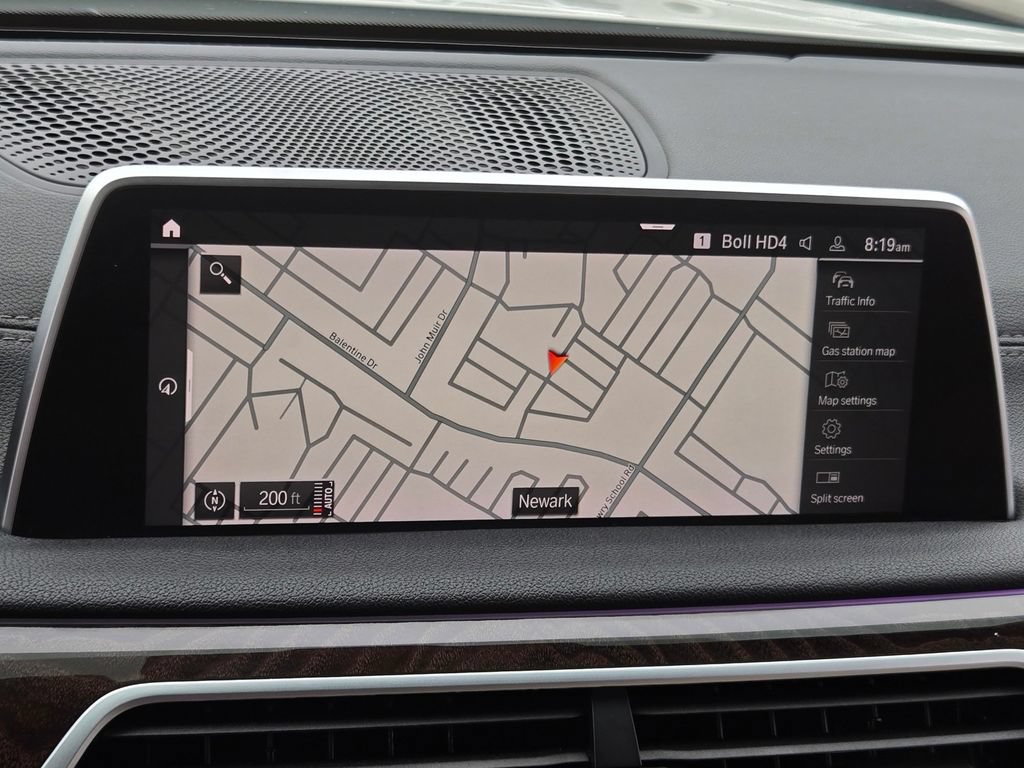 Used 2021 BMW 740i w/ M Sport Package RWD image 18