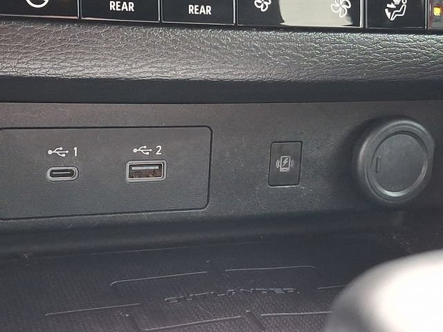 Used 2024 Mitsubishi Outlander SEL AWD/4WD image 29