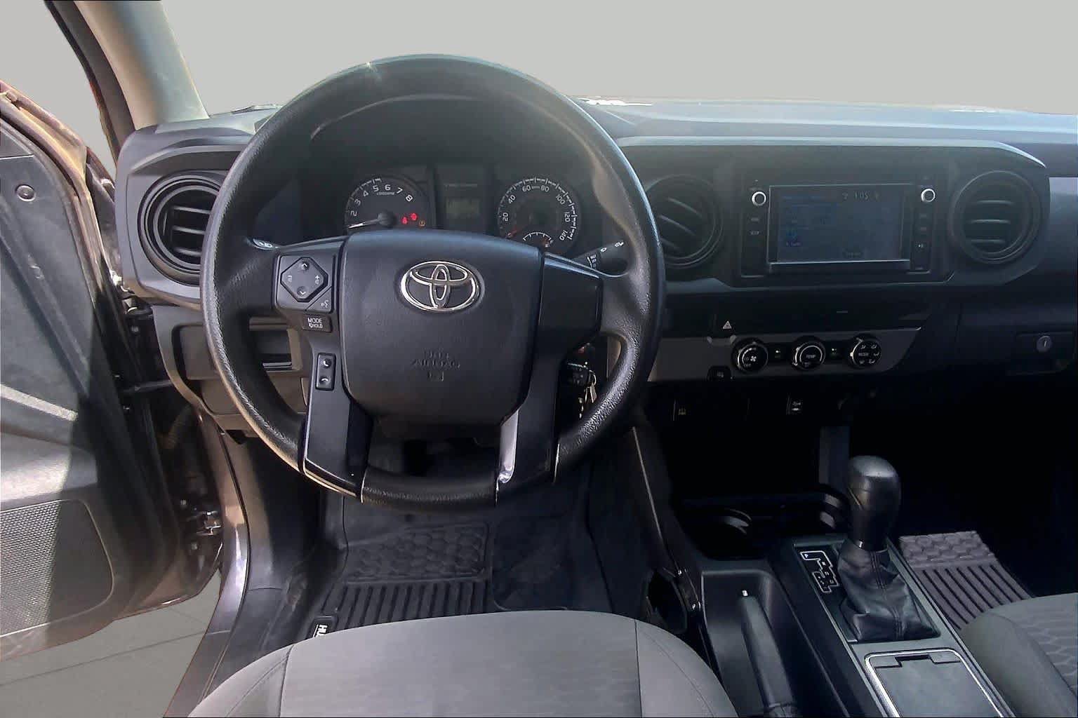 Used 2016 Toyota Tacoma SR w/ SR Convenience Package RWD image 6