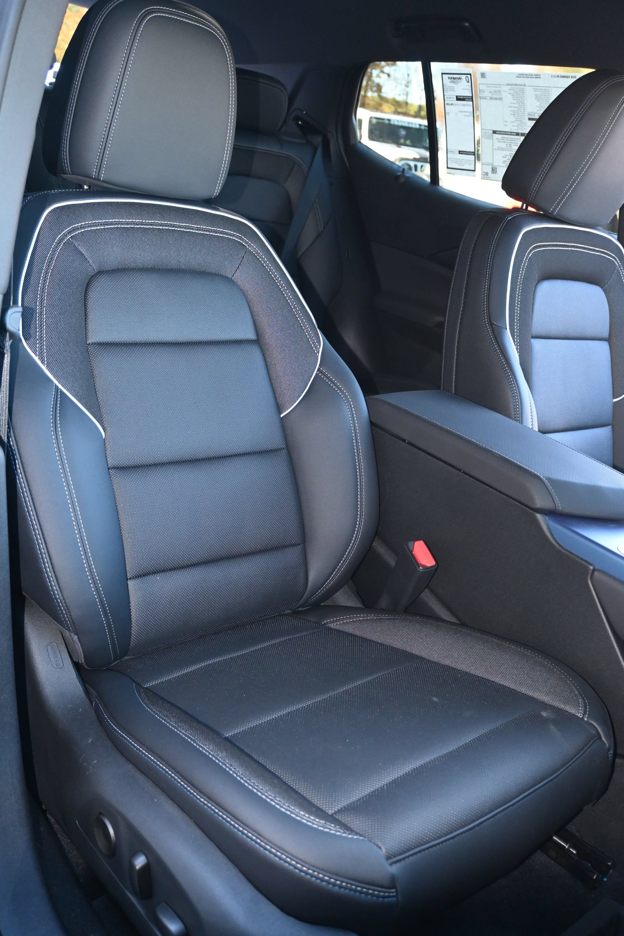 New 2026 Chevrolet Equinox EV LT FWD image 35