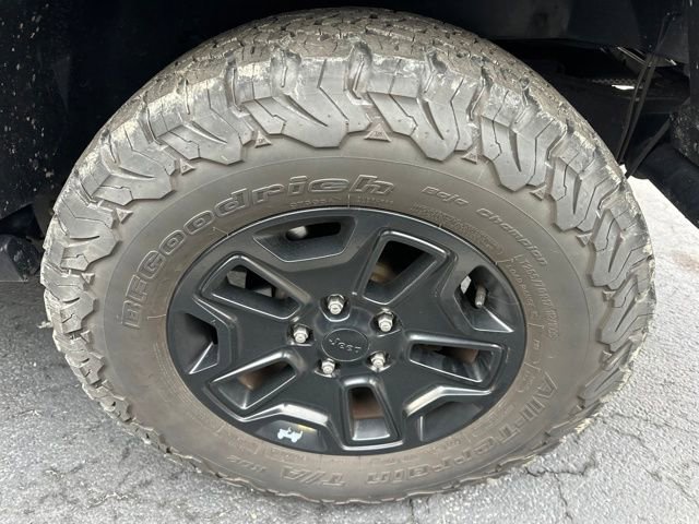 Used 2016 Jeep Wrangler Sahara image 19