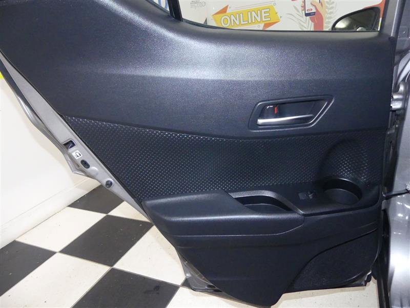 Used 2020 Toyota C-HR XLE image 25