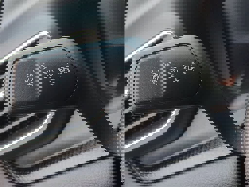 Used 2022 Ford Explorer ST image 27