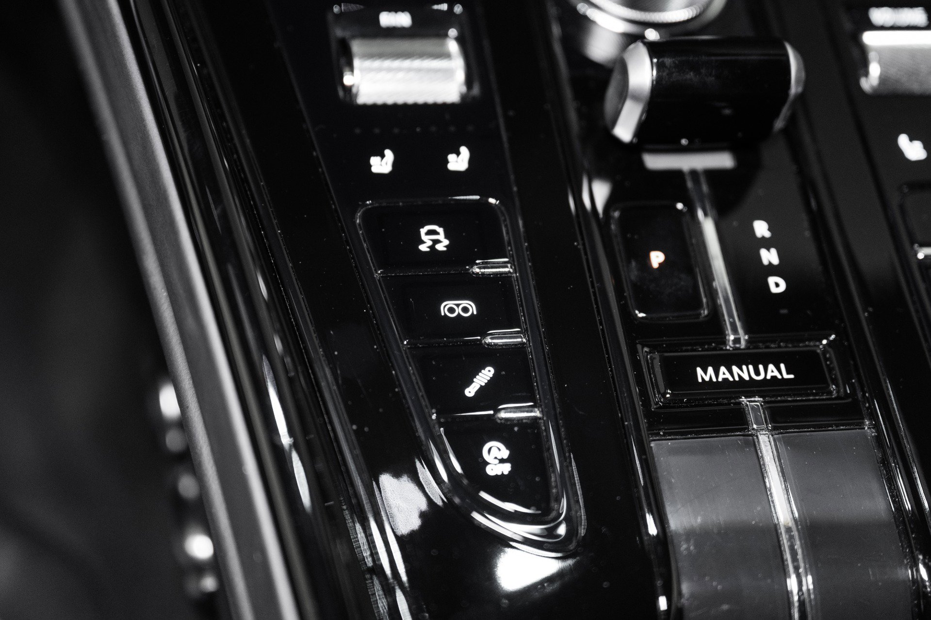 Used 2024 Aston Martin DB12 V8 image 34