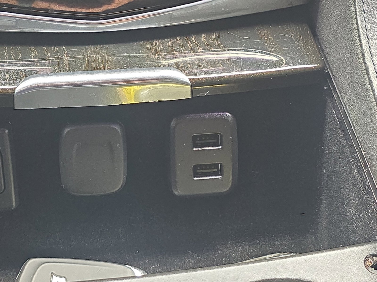 Used 2018 Cadillac Escalade ESV Platinum RWD image 21