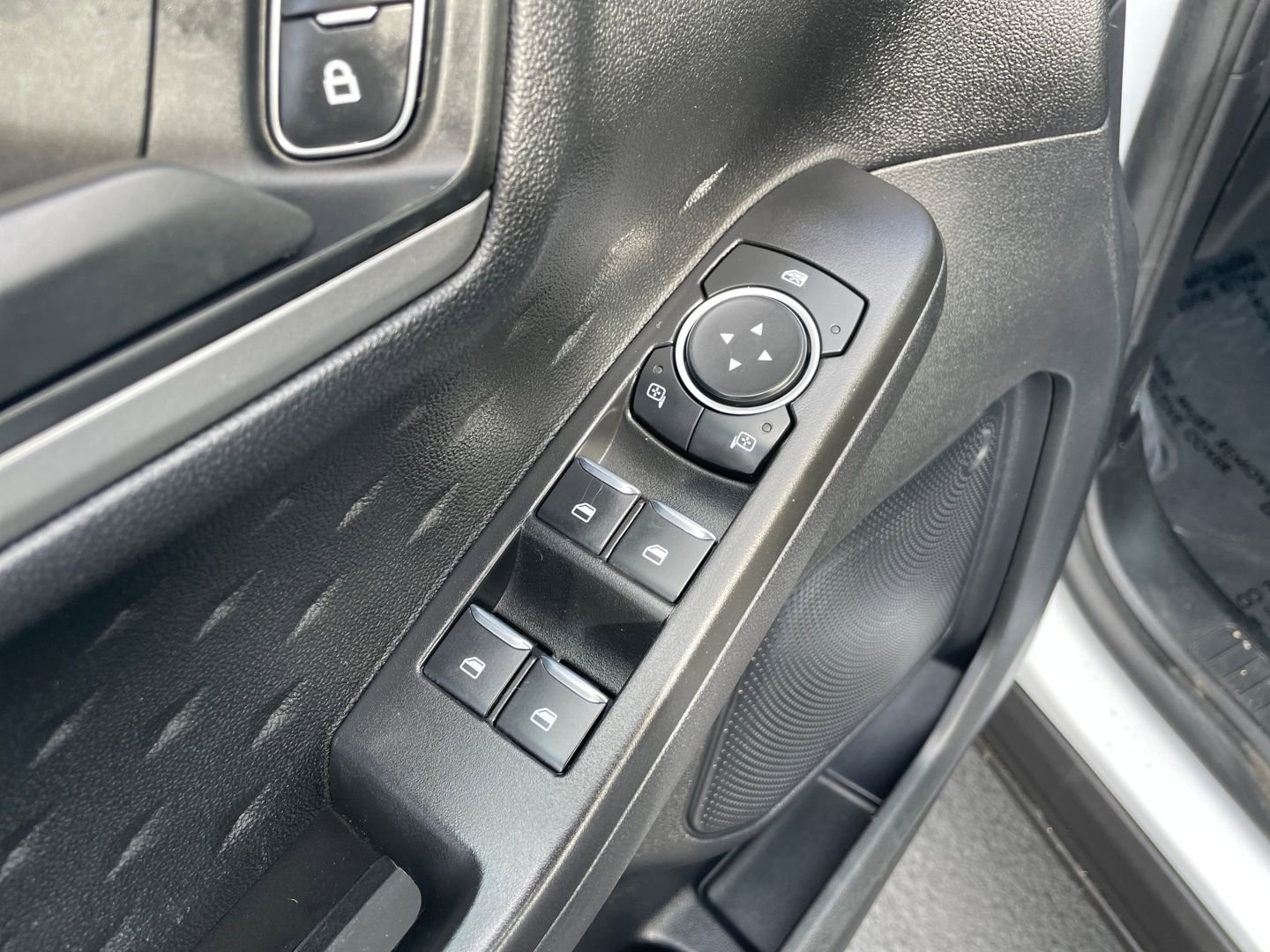 Used 2020 Ford Escape S image 11