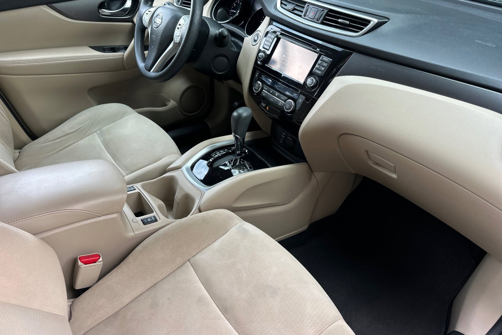 Used 2016 Nissan Rogue SV w/ SV Premium Package image 20