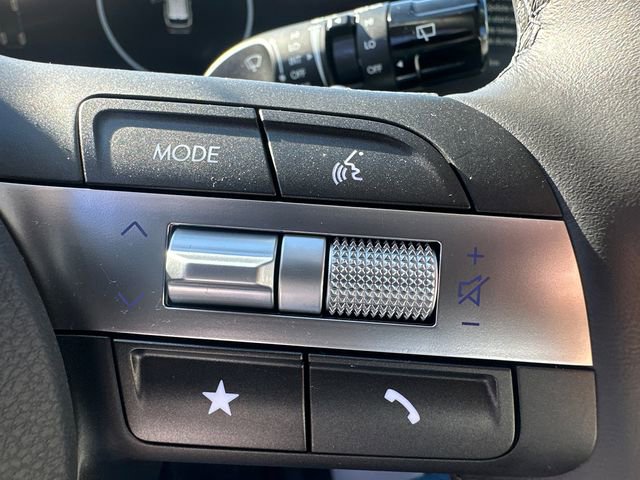 Used 2025 Hyundai Kona SEL image 28