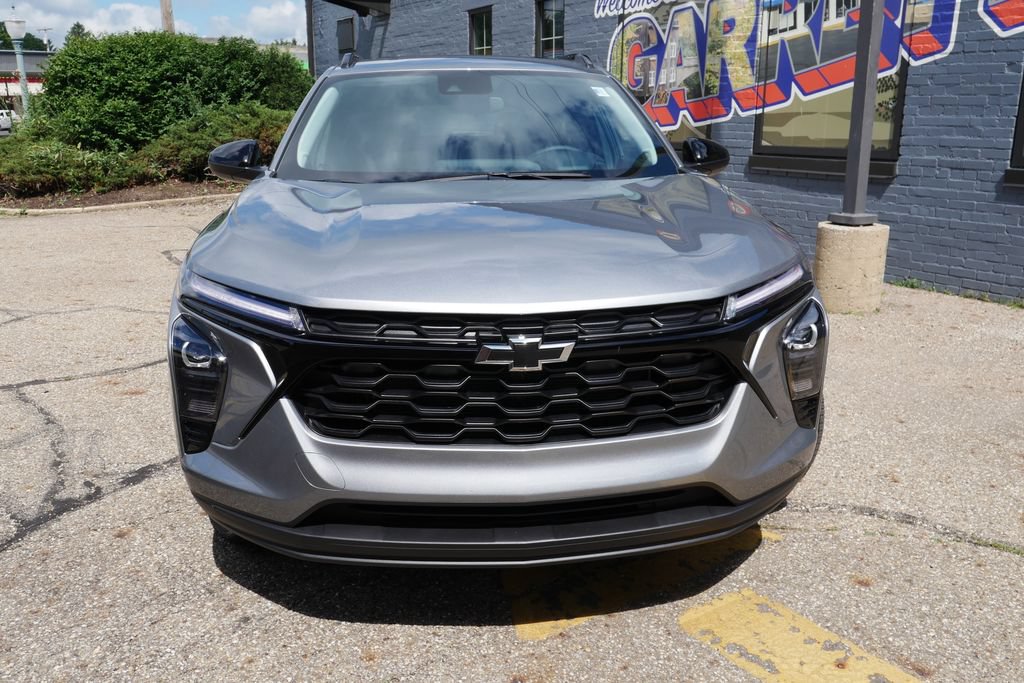 New 2026 Chevrolet Trax LT w/ Sunroof Package FWD image 2