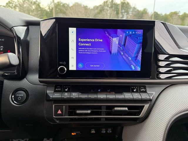 Used 2025 Toyota Camry SE w/ Convenience Package image 20