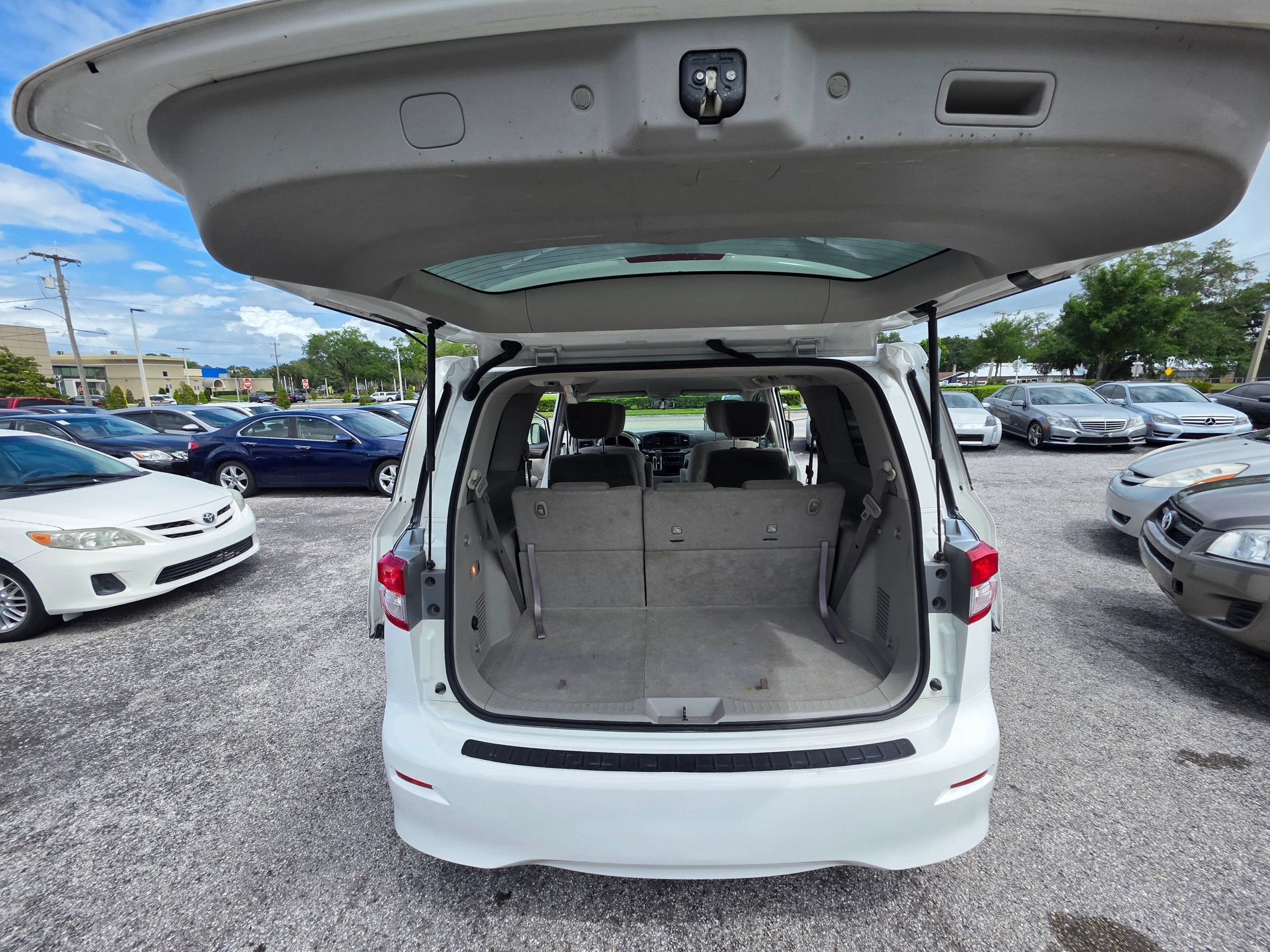 Used 2012 Nissan Quest SV w/ Protection Pkg FWD image 18