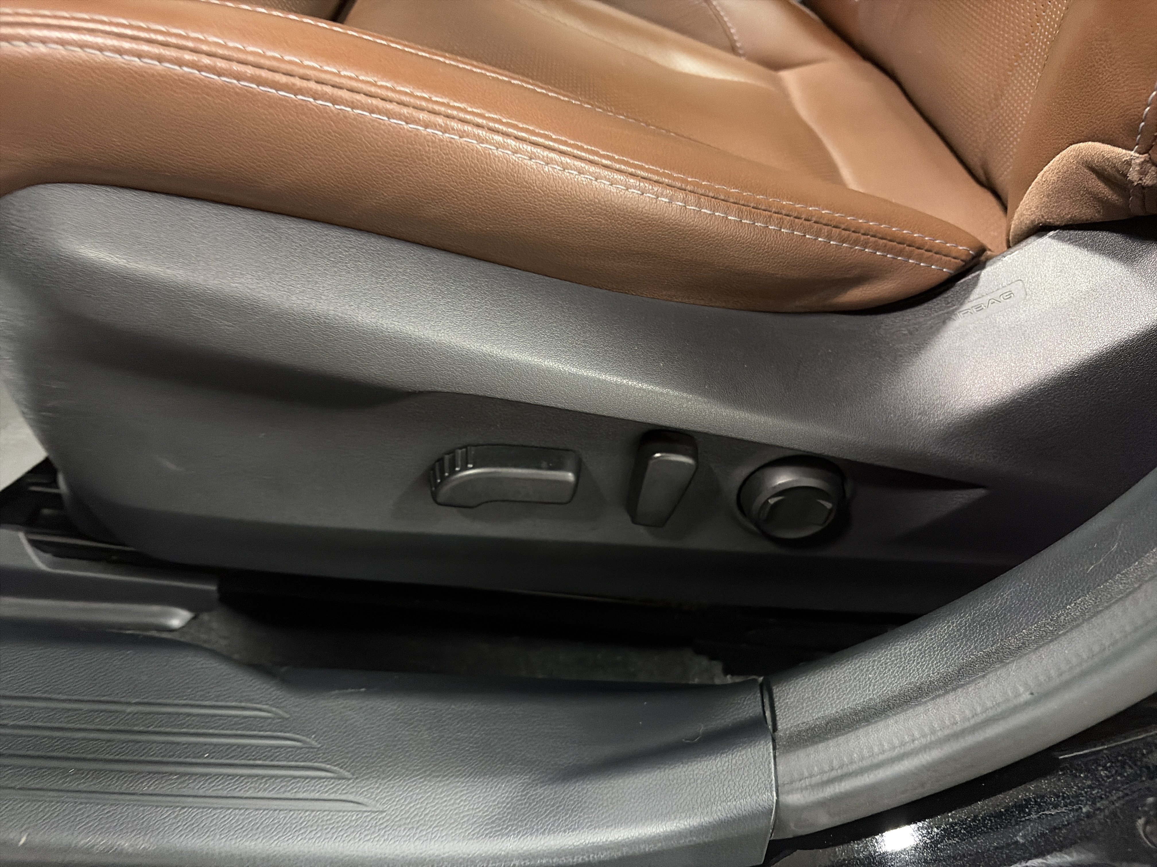Used 2020 Subaru Outback Touring w/ Popular Package #2 AWD/4WD image 16