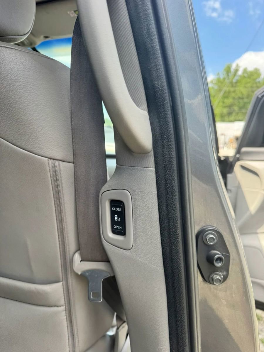 Used 2012 Honda Odyssey Touring image 16