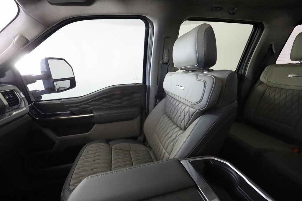 Used 2025 Ford F450 Platinum w/ Platinum Plus Package image 56