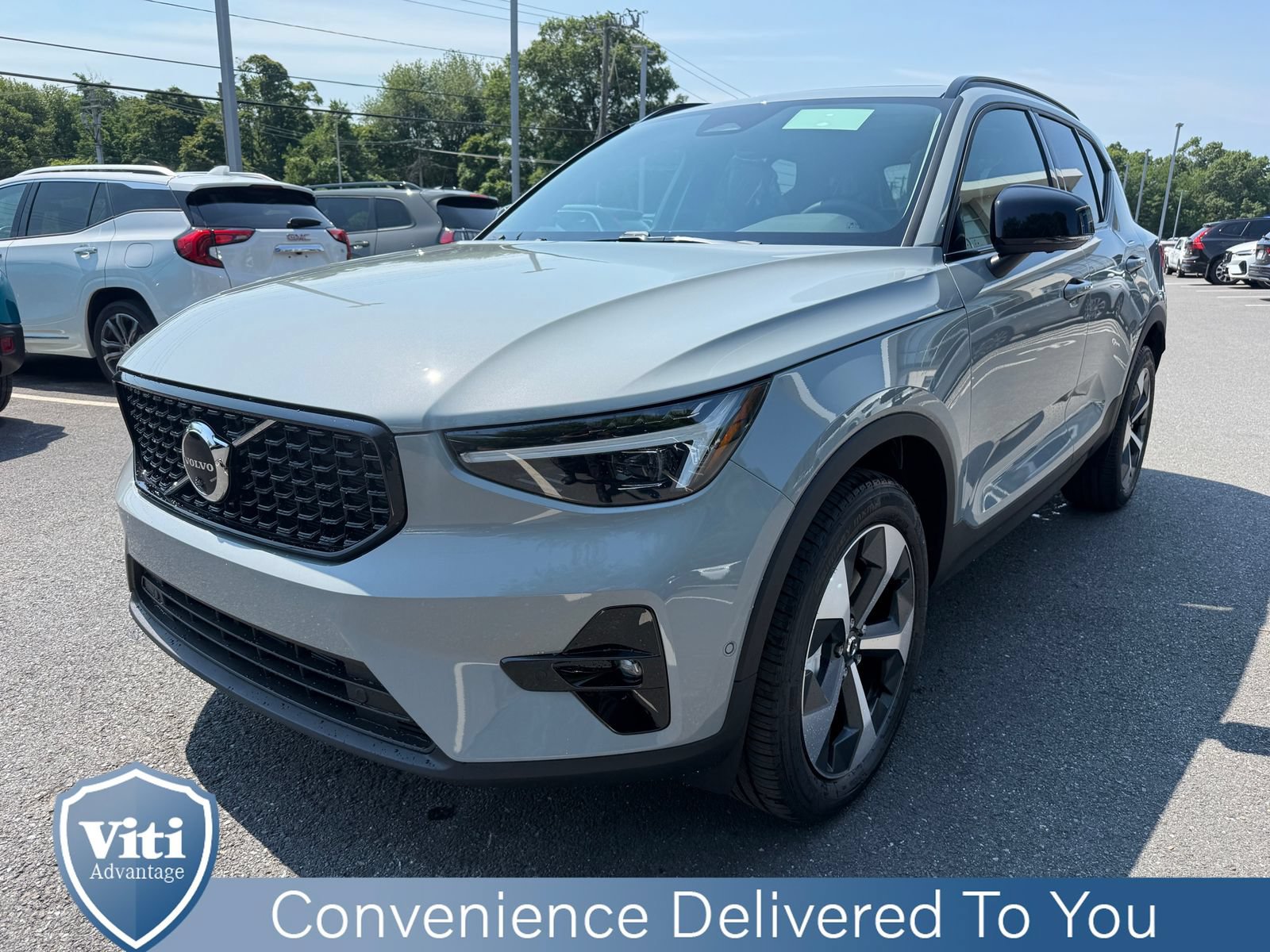 New 2026 Volvo XC40 B5 Plus w/ Protection Package Premier AWD/4WD image 4