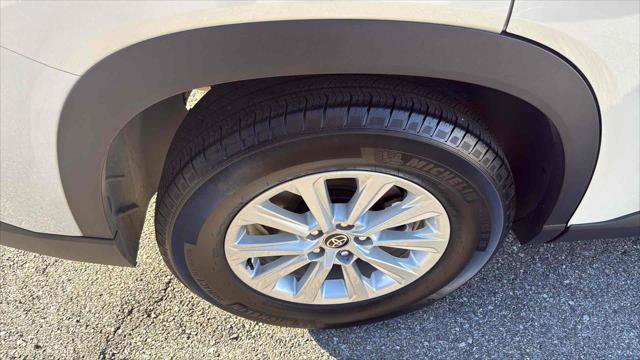 Used 2024 Toyota Grand Highlander XLE image 12