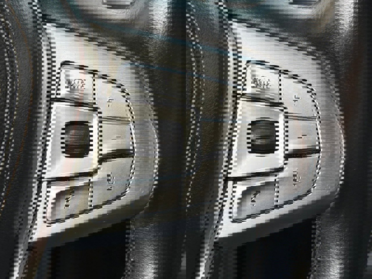 Used 2017 BMW 750i image 19