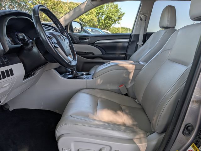 Used 2018 Toyota Highlander XLE FWD image 26