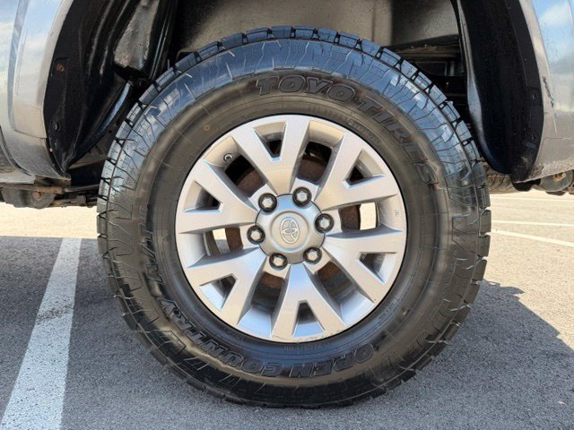 Used 2016 Toyota Tacoma SR5 w/ SR5 Appearance Package (SN) AWD/4WD image 8