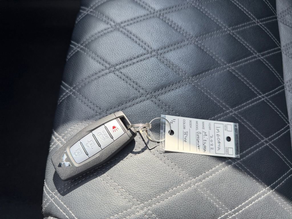Used 2022 Mitsubishi Outlander SEL image 32