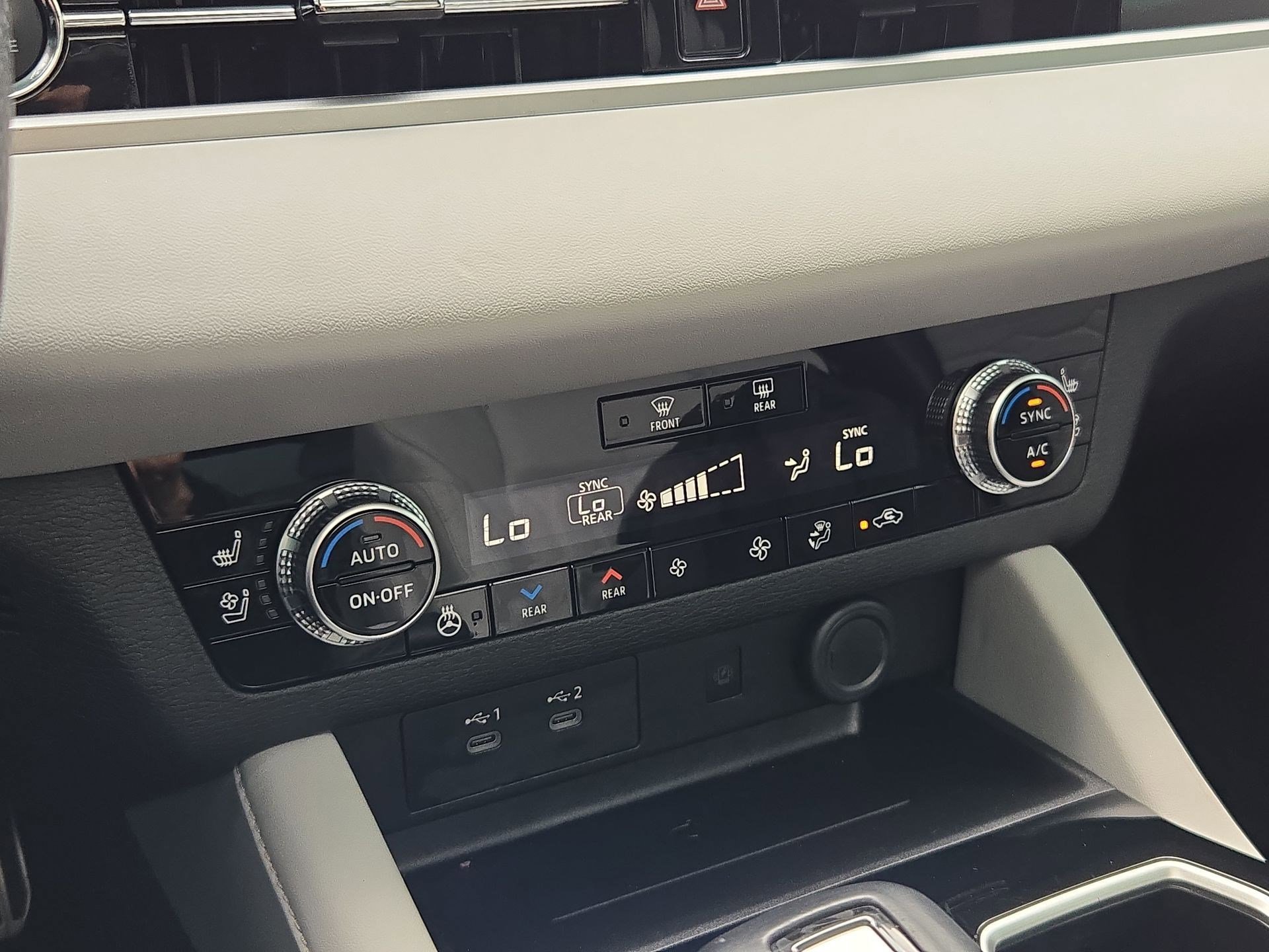 Used 2025 Mitsubishi Outlander SEL image 26