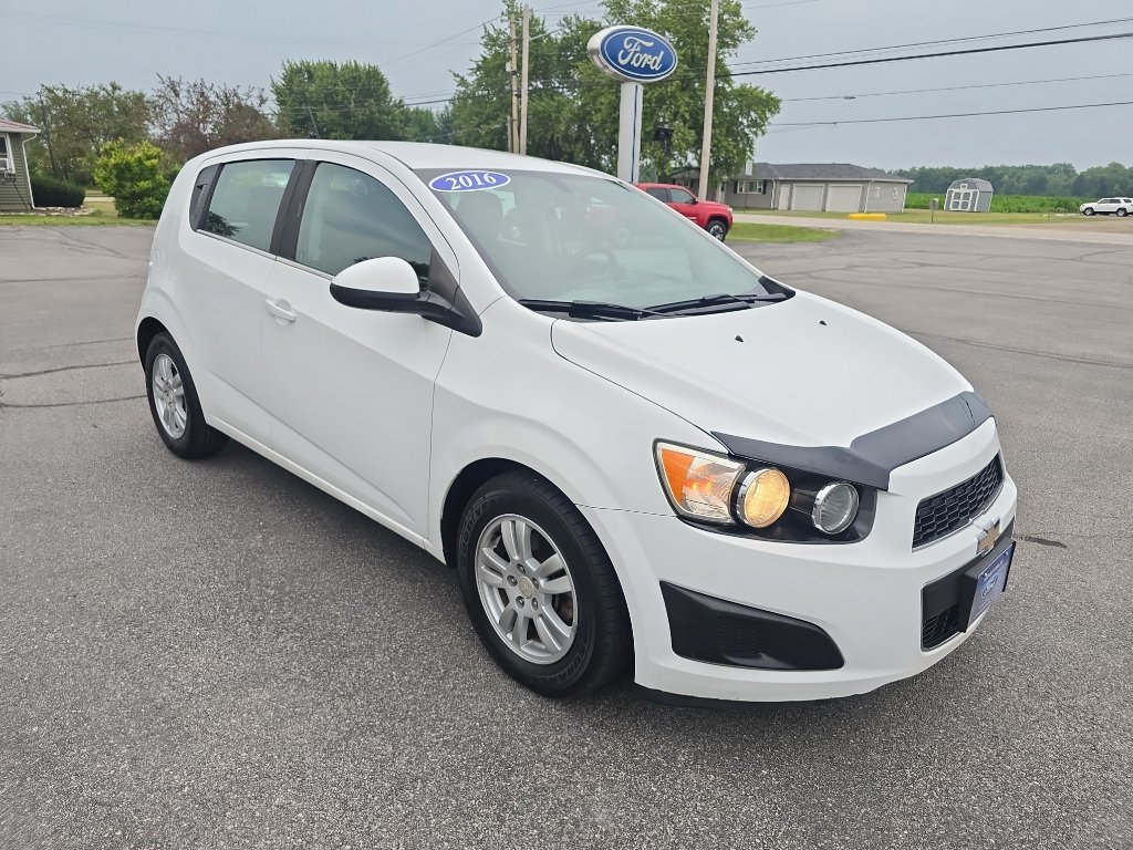 Used 2016 Chevrolet Sonic LT FWD image 4