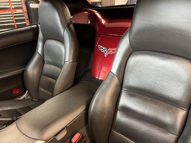 Used 2006 Chevrolet Corvette Convertible w/ Preferred Equipment Group RWD image 8