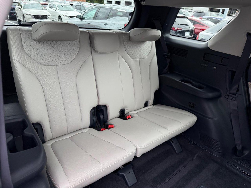 Used 2020 Hyundai Palisade SEL w/ Premium Package AWD/4WD image 9