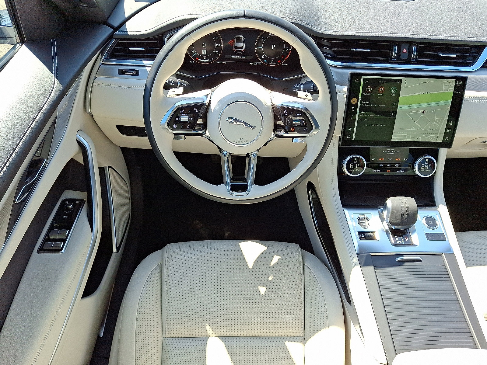 Used 2026 Jaguar F-PACE R-Dynamic S image 4