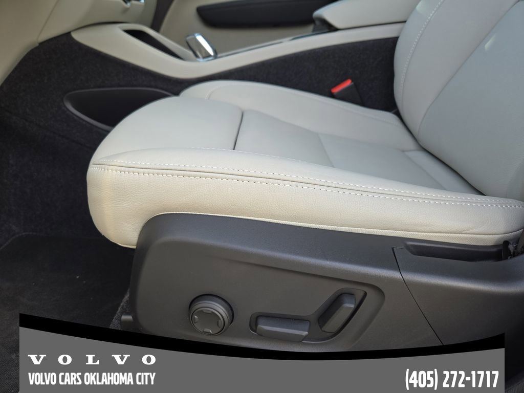 Certified 2026 Volvo XC40 B5 Plus w/ Climate Package image 23