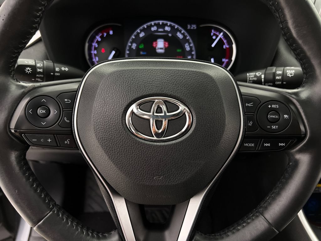 Used 2019 Toyota RAV4 Limited w/ Advanced Technology Package AWD/4WD image 16