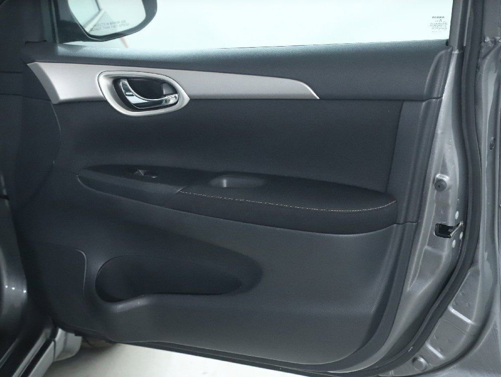 Used 2015 Nissan Sentra SV w/ Navigation Package image 31