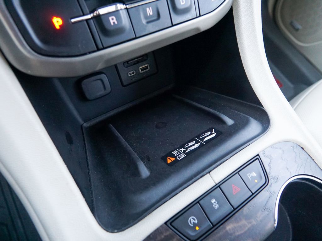 Used 2020 GMC Acadia Denali w/ LPO, Floor Liner Package AWD/4WD image 31