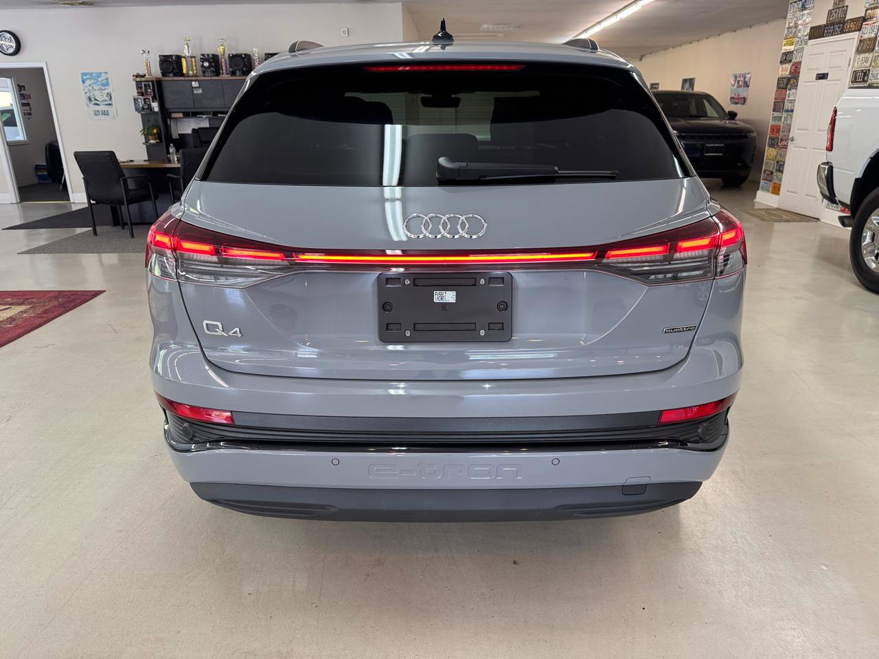 Used 2024 Audi Q4 e-tron Premium Plus w/ Premium Plus AWD/4WD image 30