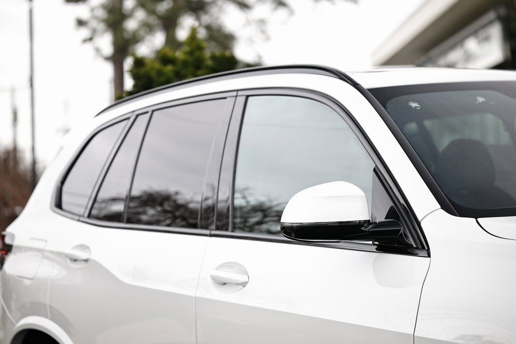 New 2026 BMW X5 xDrive40i w/ M Sport Package image 3