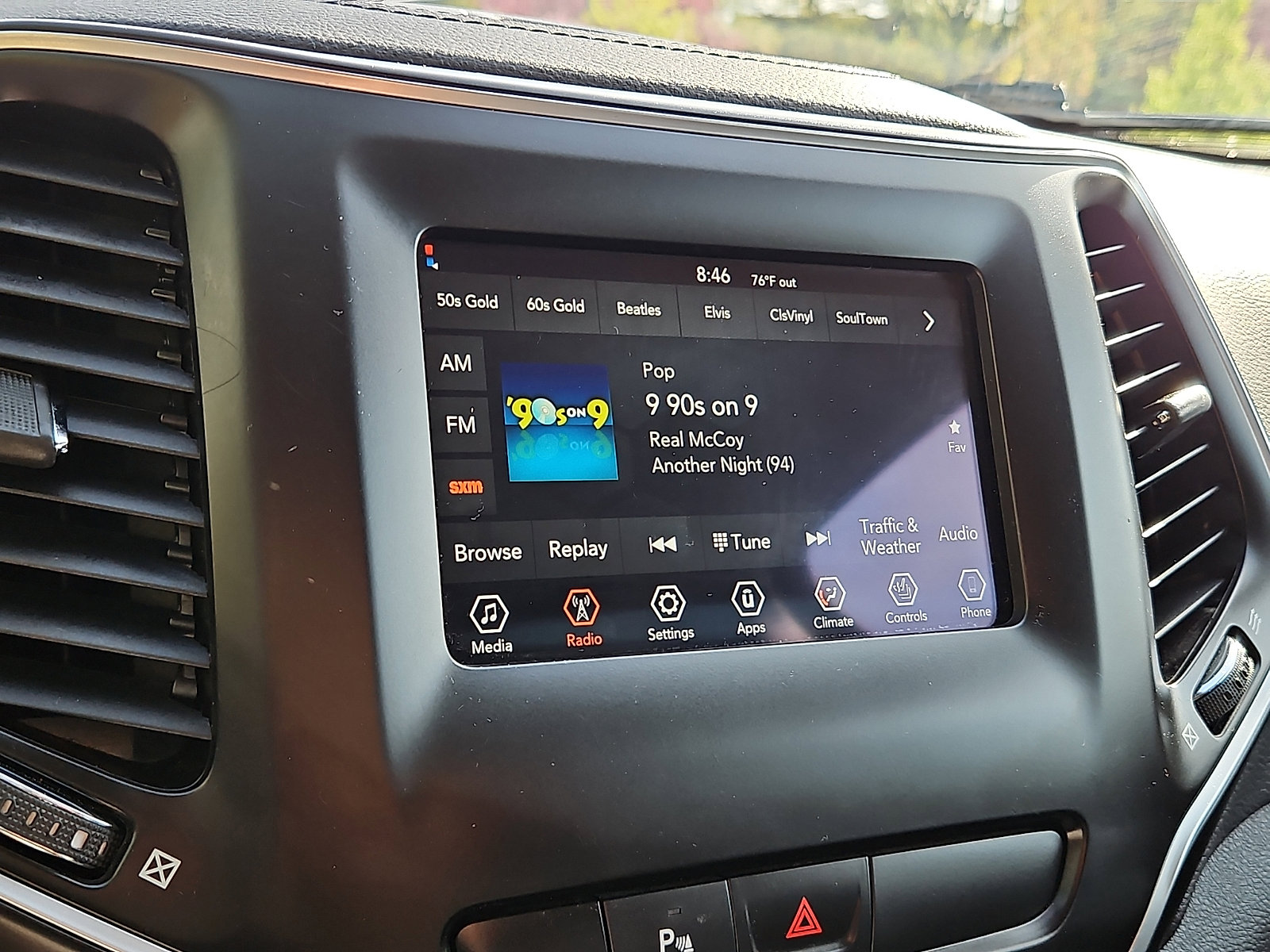 Used 2019 Jeep Cherokee Latitude Plus w/ Cold Weather Group image 16