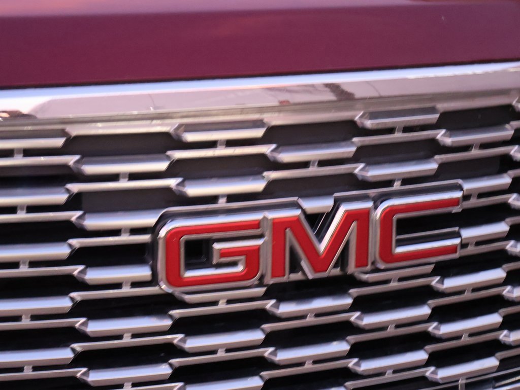 Used 2018 GMC Yukon Denali video 2