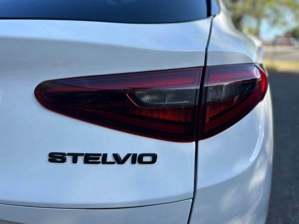 Used 2020 Alfa Romeo Stelvio w/ Nero Edizione image 12