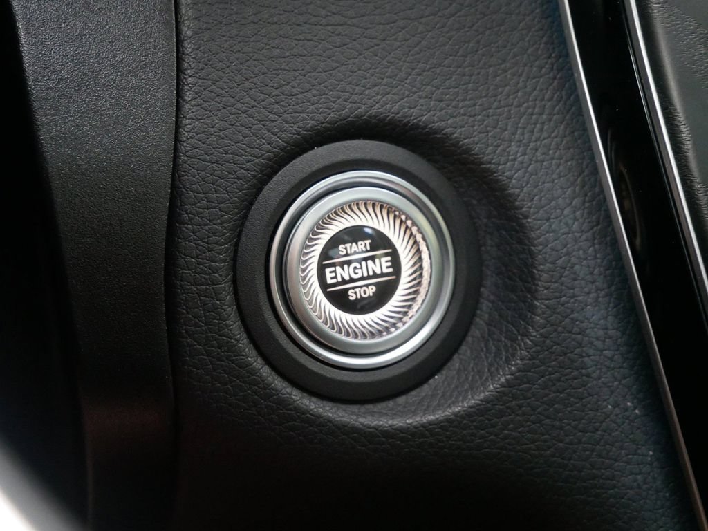 Used 2021 Mercedes-Benz GLC 300 4MATIC image 28