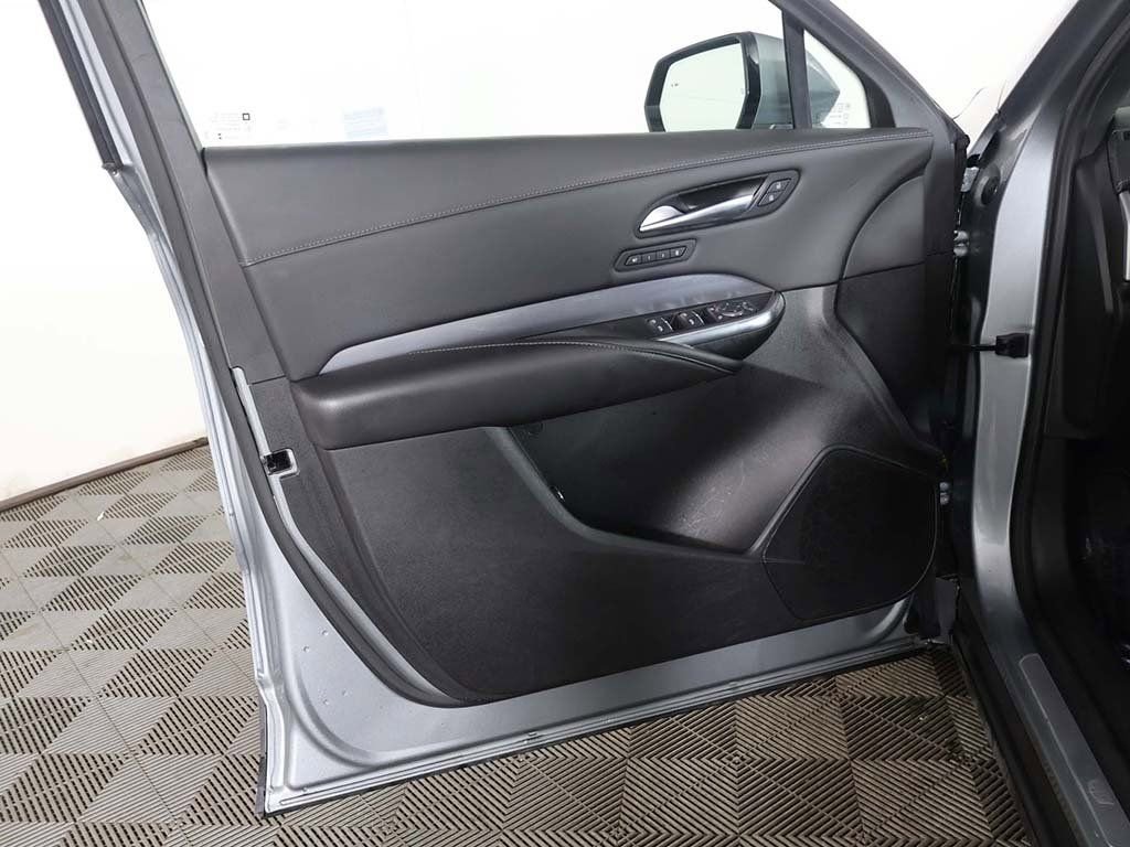 Used 2024 Cadillac XT4 Premium Luxury image 22