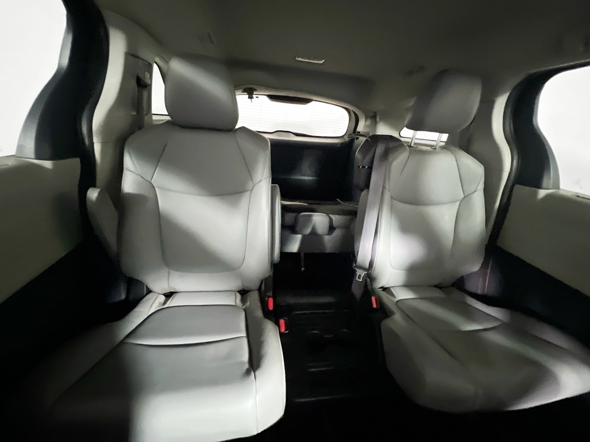 Used 2022 Toyota Sienna XLE FWD image 33