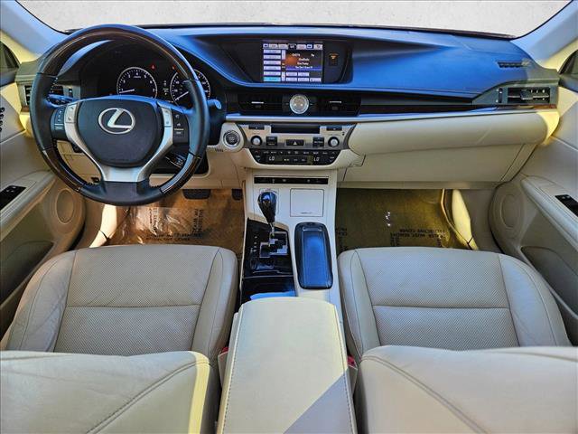 Used 2013 Lexus ES 350 w/ Luxury Pkg image 18